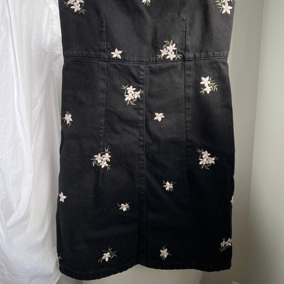 Topshop embroidered jean dress - Picture 2 of 4